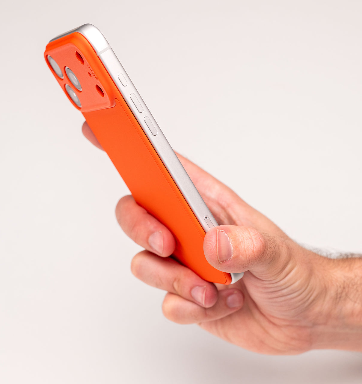 SUTI iPhone 15 Pro PhoneBack カーボン Süti