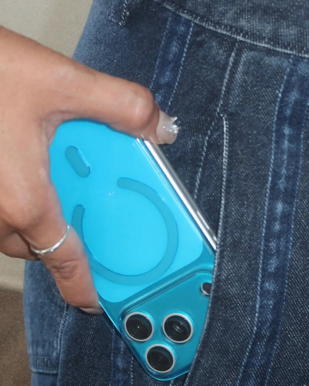 Bondi Blue PhoneBack on iPhone 17 Pro Max