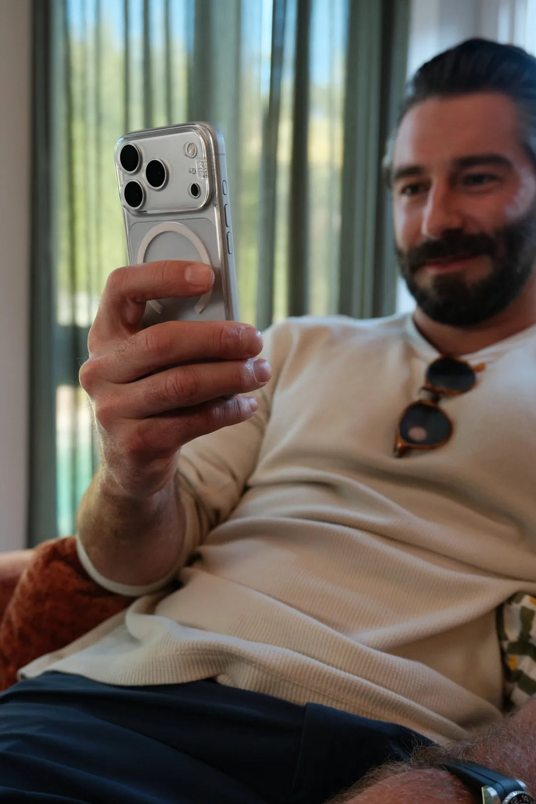 Clear PhoneBack on iPhone 17 Pro